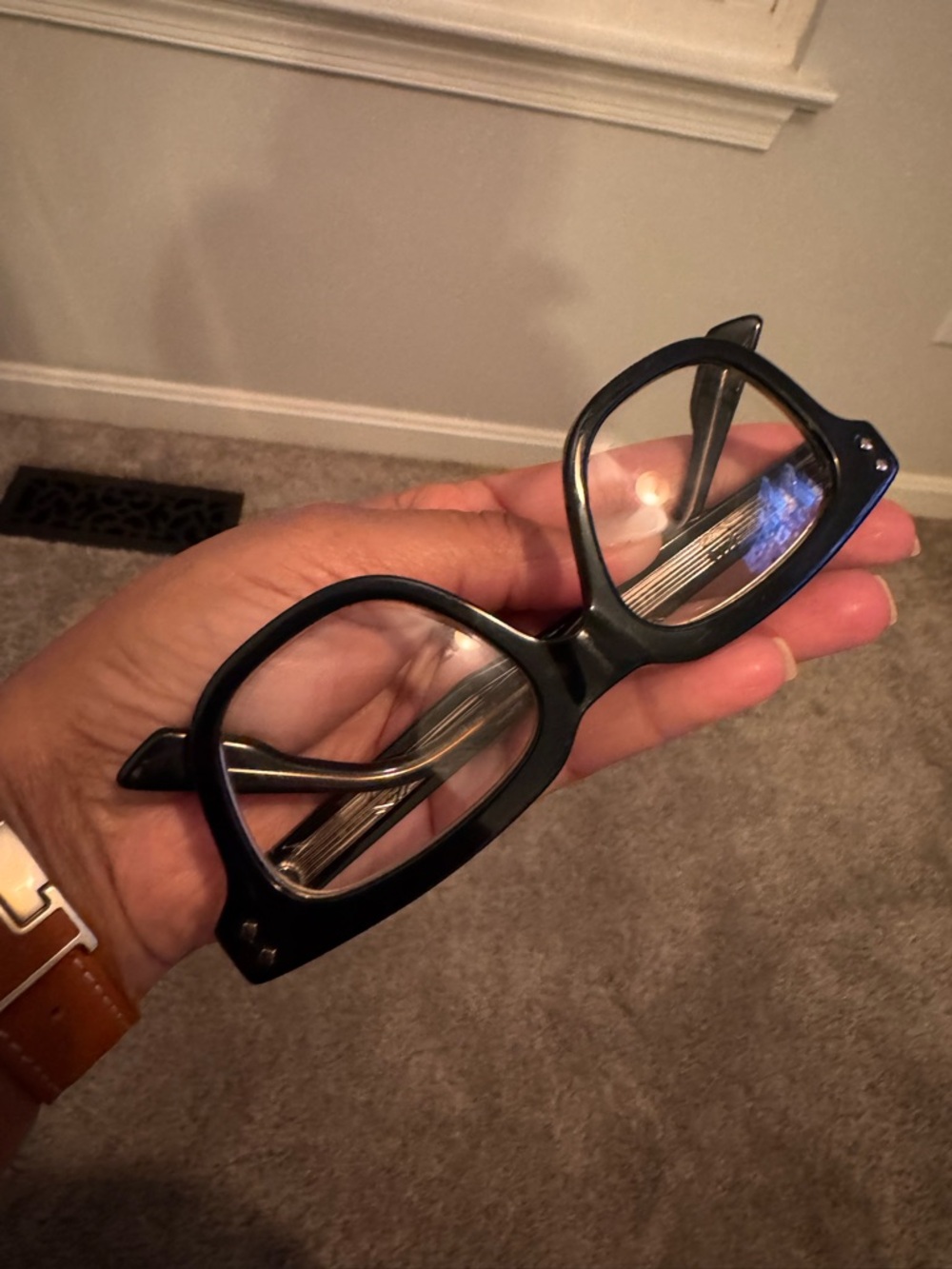 Gucci Black Women’s Rectangular Eyeglasses with Subtle Rivet Detail - Picture 5 of 5